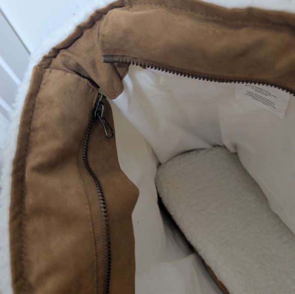 Brown and White Dog Carrier Tote - Picture 5 of 15